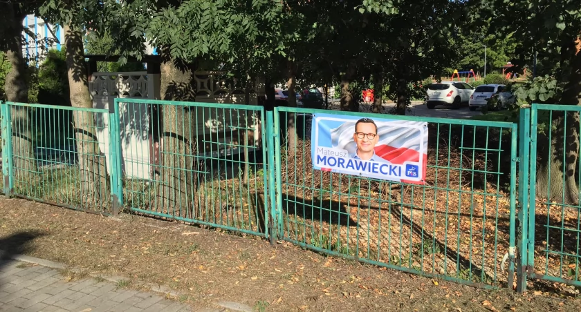 ctmyslowice.pl – Nie ma zgody na wieszanie plakatów wyborczych byle gdzie